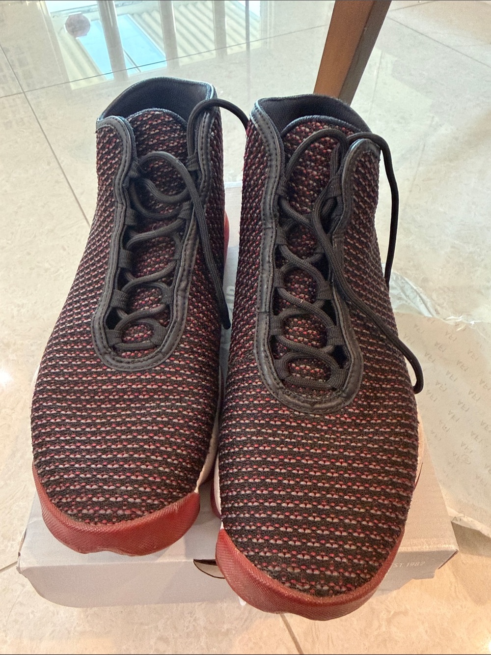 Nike Men's Black and Red Knit Running Shoes